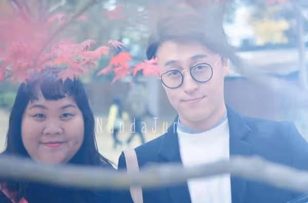 愛上建築師歐爸！印尼女孩「到韓國勇敢追愛」受盡嘲笑　2年後「浪漫許下諾言」她甜喊：外貌不是一切