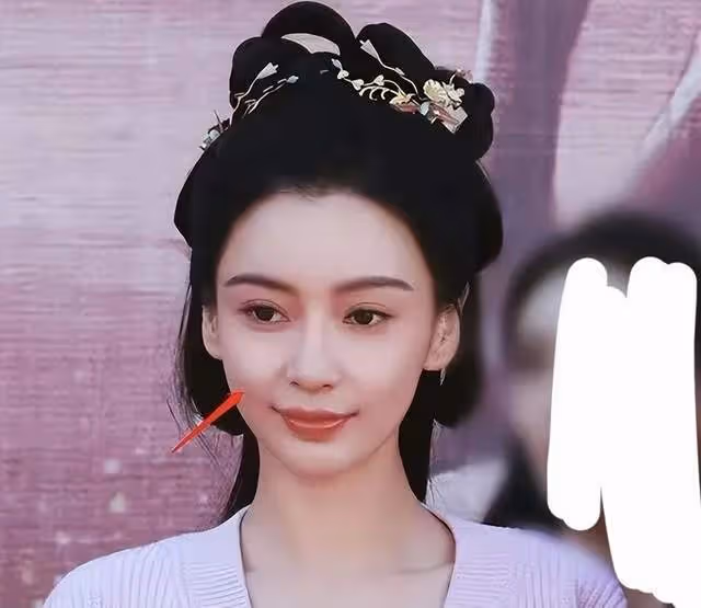 從眾星捧月到人走茶涼，楊穎的「自嗨」生日宴，揭下了姐妹假面？