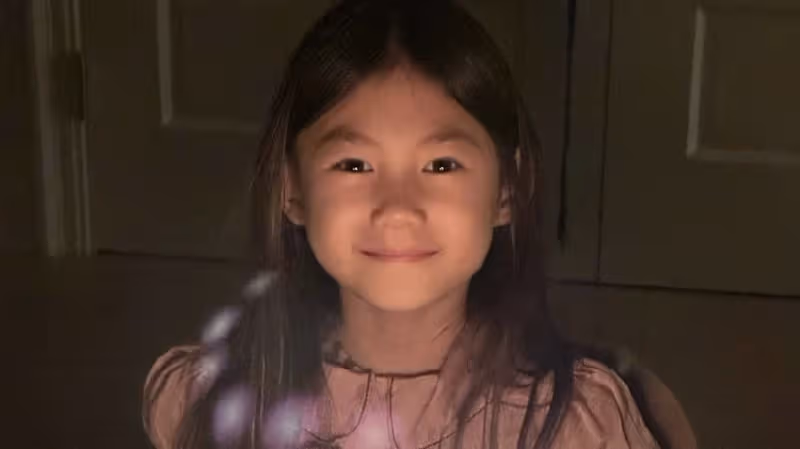 陳冠希為6歲女兒慶生，Alaia神情搞怪鬼馬精靈，長得越來越像爸爸