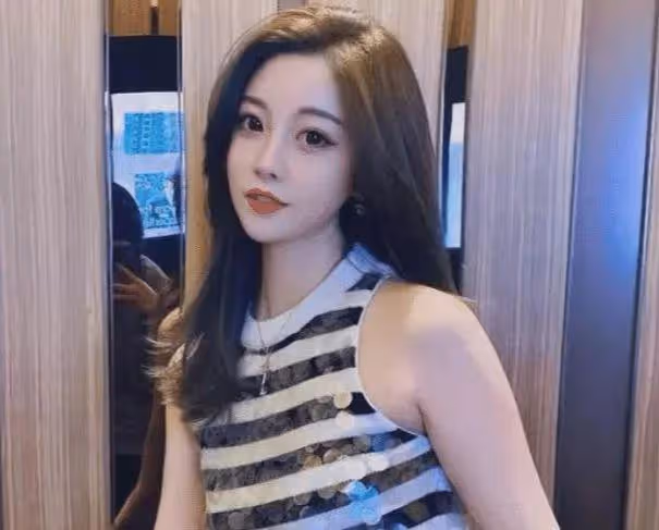 網紅二驢父親表態:支持兒子與女徒弟桐桐領證結婚!反遭粉絲嘲諷