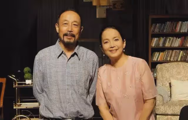 當事人發文為孫海英闢謠,曬豪車豪宅,稱他很有錢,過得相當滋潤