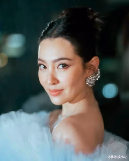 Bella到底有沒有搶C位？網友出面代其澄清，經紀人回應頭暈