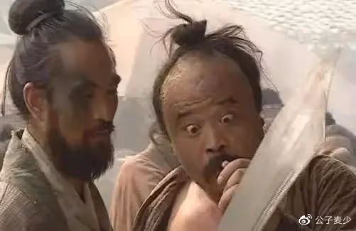 68歲李琦在北京擺攤賣烤串！鬍子拉碴不修邊幅，50元一串引熱議