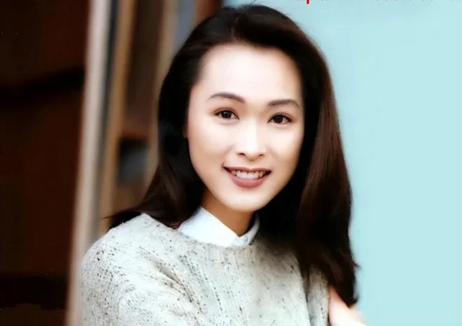 知名女星慶結婚20周年！與老公是青梅竹馬，兒子讀世界百大名校