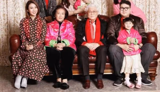 未來岳父病逝疑哭到眼腫!TVB男星承諾照顧女友遭嘲諷:莊家媳婦