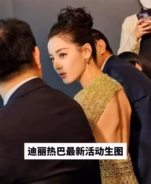 小S女兒封面照被群嘲,罵上熱搜,熱巴曬美背細腰,力破懷孕傳聞