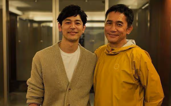 妻夫木聰同框梁朝偉!曬照「迷弟視角」全開 意外x影帝行蹤