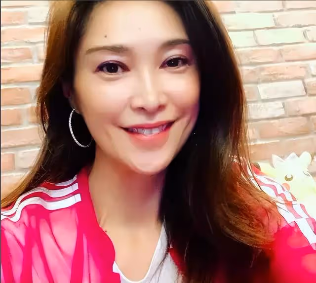 香港知名歌手擁有兩億物業,看新聞才知道妻子購入兩千萬豪宅