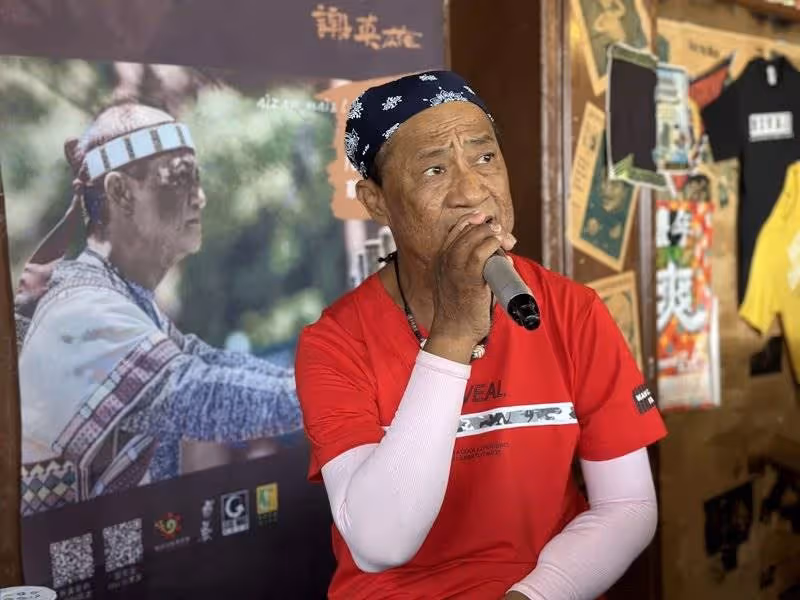 同事是江蕙、陳淑樺！資深歌手「準備一飛沖天」毅然離開歌壇　「重病臥床3年想開」活成像老小孩