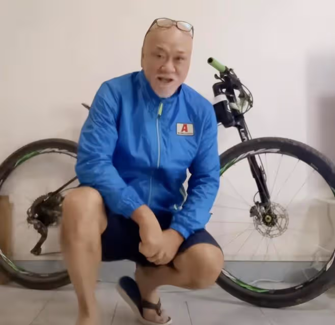 69歲港星現身惠州,與年輕人參加100公里騎行,穿山越嶺累到臉紅