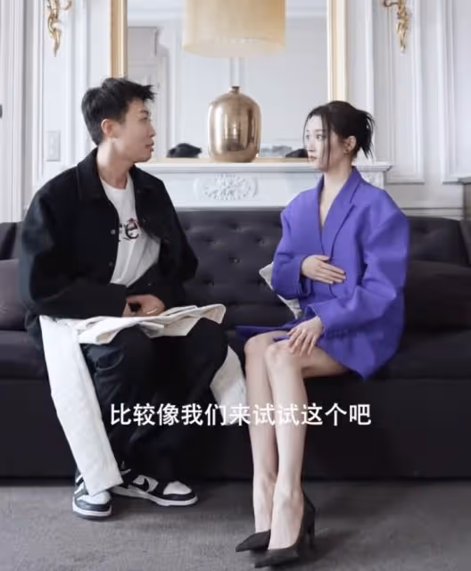 黃聖依看秀造型翻車，楊子幽默回應，其造型師又陪關曉彤試裝相談甚歡