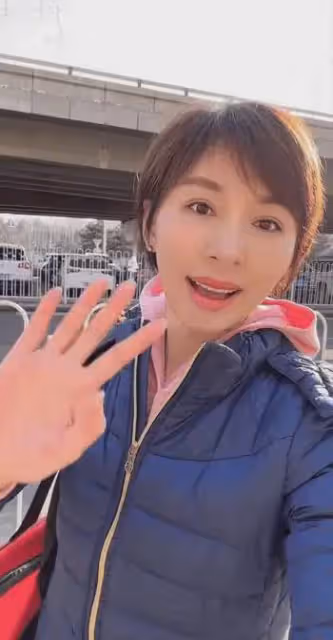 46歲歐陽夏丹：近況曝光，爬山一路小跑狀態很不錯，現在還是單身