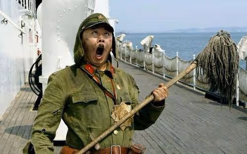看潘長江的舉起手來有多經典?這鬼子兵不好當!李明這搞笑功底!