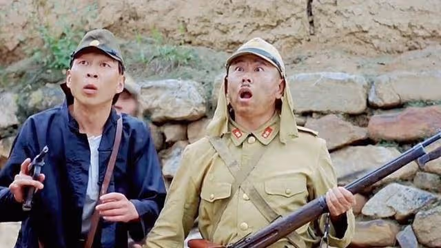 看潘長江的舉起手來有多經典?這鬼子兵不好當!李明這搞笑功底!