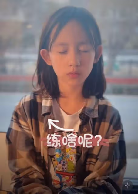 黃磊一家出門踏春,多妹顏值逆襲趕超姐姐,彼得潘似迷你版劉昊然