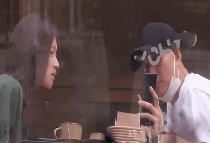 文章:被曝與一女子約會煙不離手好落魄,女明星越活越幸福