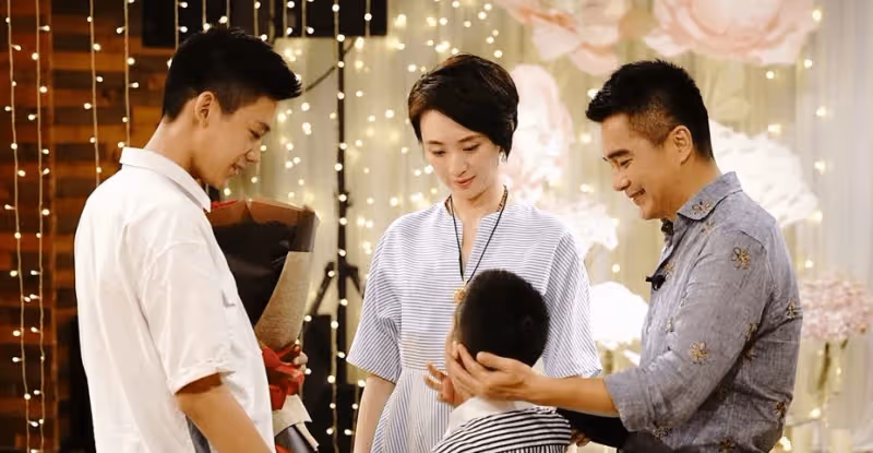 因一部戲再度翻紅的許亞軍,四任妻子個個是寵兒,他到底憑什麼?