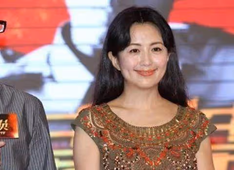演員於和偉:2段著名緋聞,寵妻31年,他的生活有多精彩?