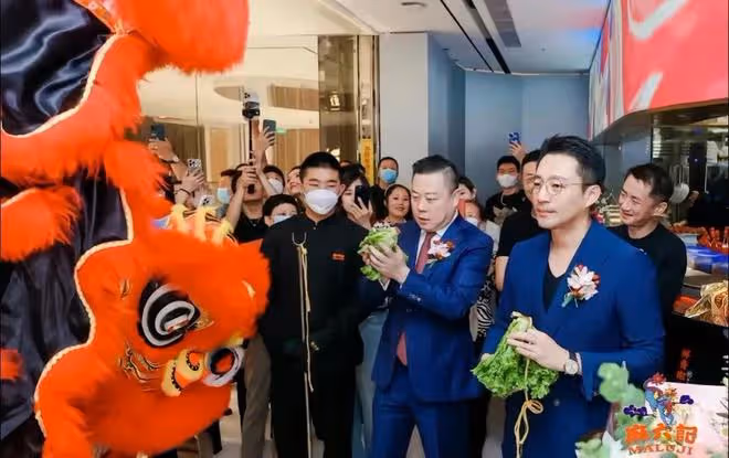 汪小菲:發文表示很憤怒,太相信身邊的人,幾百萬裝修店成了泡沫