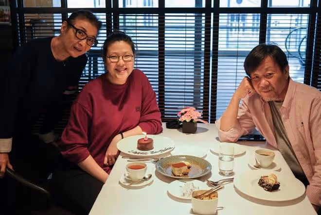 寇世勛全家福曝光,原配罕露面氣質好,兒子仍未娶2歲半孩子的媽