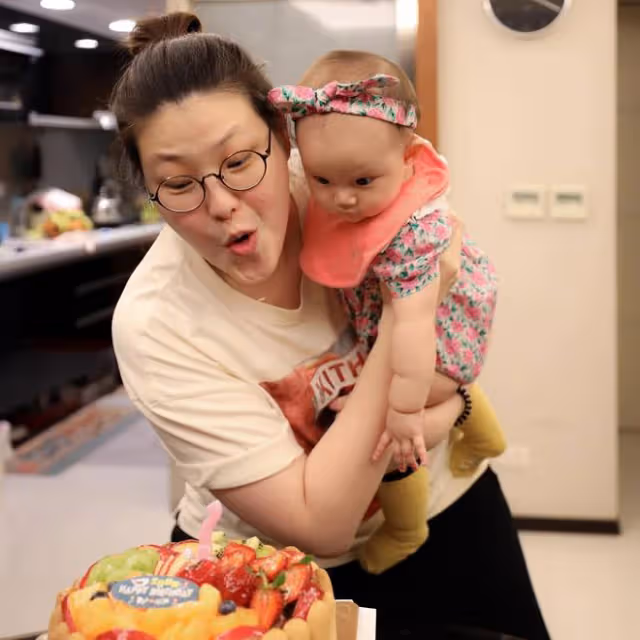 寇世勛全家福曝光,原配罕露面氣質好,兒子仍未娶2歲半孩子的媽