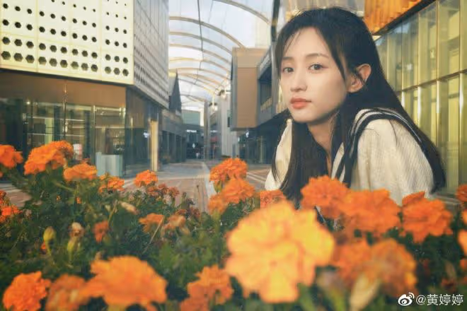 黃婷婷鬧解約成老賴,出道10年存款僅9萬,網友質疑:她早買房了