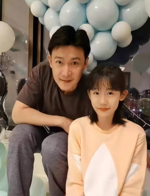 費曼精神狀態惹網友擔憂，聲稱長大想當道士，以後不會交女朋友
