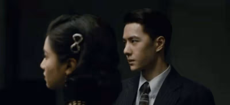 狗仔又放瓜！曝男頂流背著女友劈腿，王一博躺槍，趙麗穎也被波及
