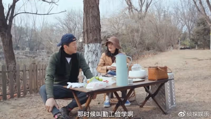 李亞鵬分享小女兒萌態，夏夏第一次握筆寫字，老父親豎大拇指猛夸