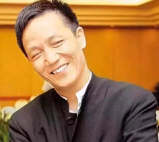 服刑16年賺30億,一場生日宴6個主持人被封殺,周正毅什麼來頭