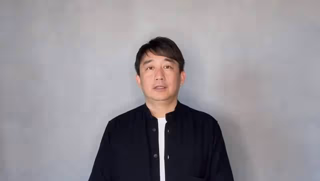 超20位大咖支持富婆開畫展，閆妮雞窩頭梅婷穿深V，黃磊張譯露面
