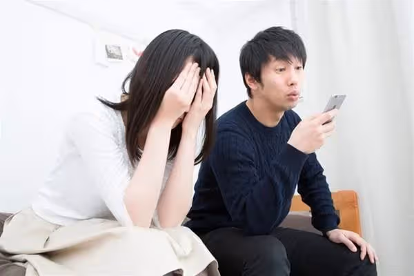 50歲小姑不工作「狂啃哥哥」人妻怒「要我老公養一生」？網見一細節，反挺小姑