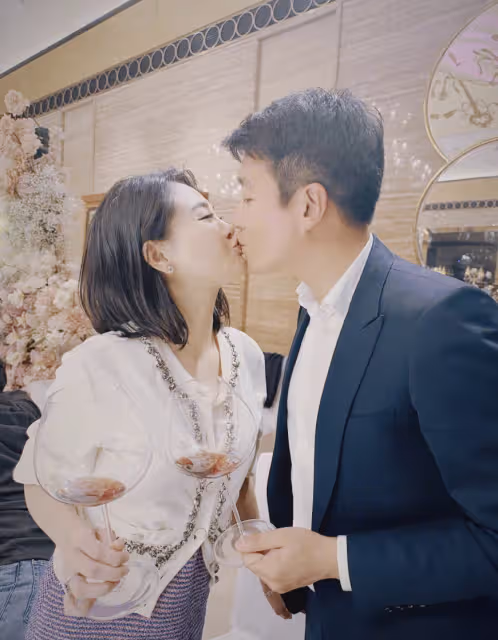 佟大為為44歲妻子慶生，親吻並承諾將永遠愛她，派對隆重堪比婚禮現場