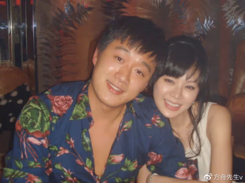 佟大為為44歲妻子慶生，親吻並承諾將永遠愛她，派對隆重堪比婚禮現場