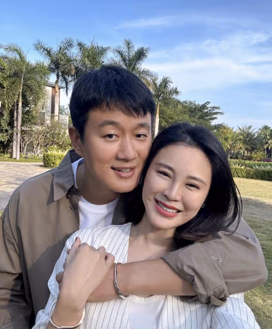 佟大為為44歲妻子慶生，親吻並承諾將永遠愛她，派對隆重堪比婚禮現場