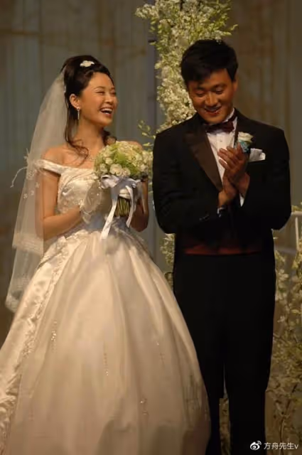 佟大為為44歲妻子慶生，親吻並承諾將永遠愛她，派對隆重堪比婚禮現場
