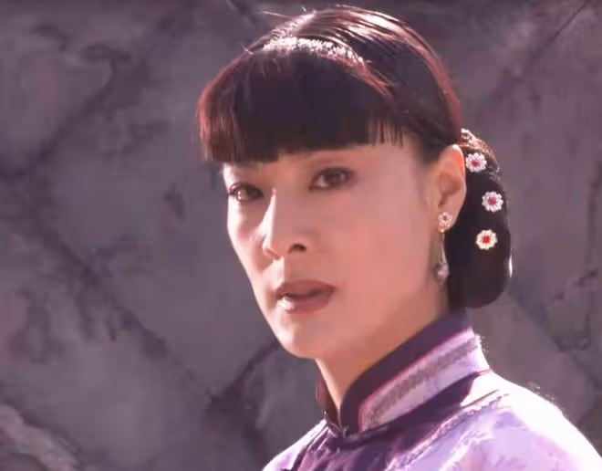 58歲李萍入院檢查，腸胃頻繁長息肉害怕病變，心情緊張救助網友