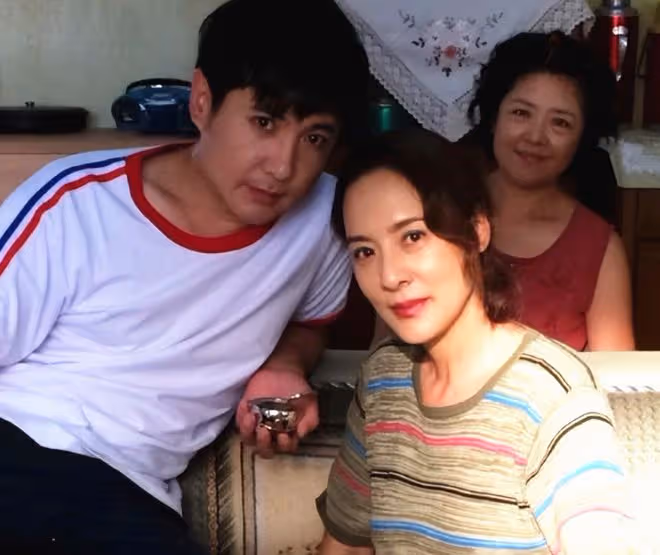58歲李萍入院檢查，腸胃頻繁長息肉害怕病變，心情緊張救助網友