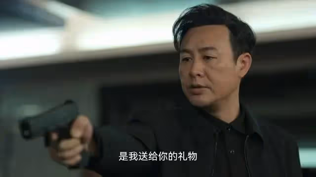 張頌文探班任嘉倫,兩人角色夢幻聯動,網友神評笑出豬叫