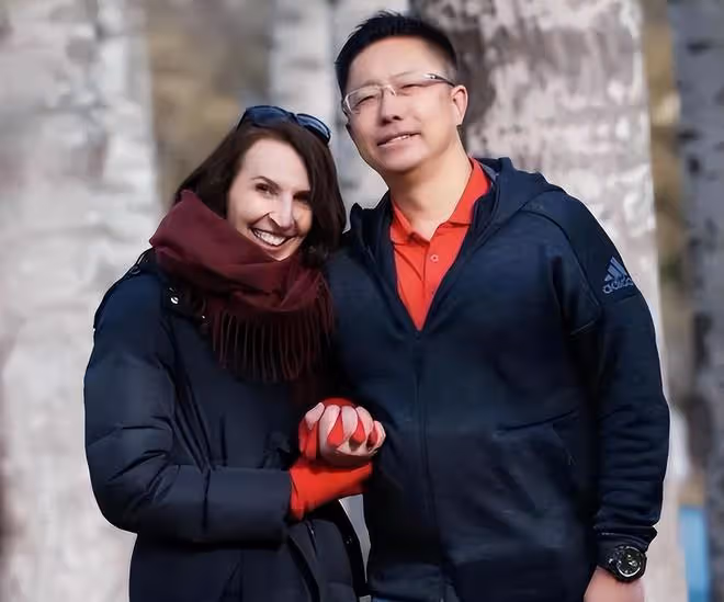 瘋狂英語創始人李陽官宣生子,為嬌妻洗腳要做好丈夫,曾家暴前妻