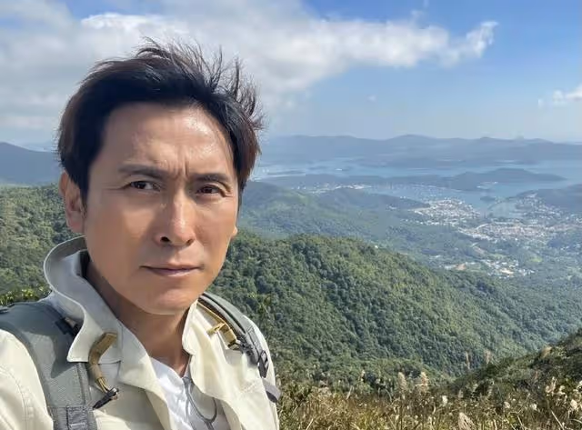 又走一個!TVB知名男星宣布再度離巢,放棄包薪合約到內地發展