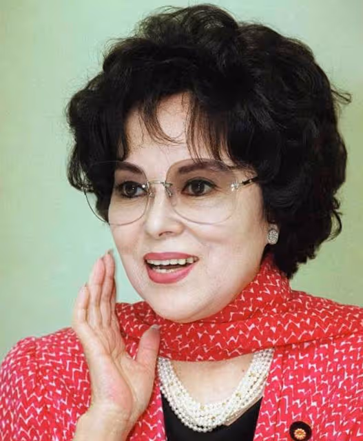 女歌星李香蘭:因「漢奸罪」被判死刑,臨行前亮出身份後無罪釋放