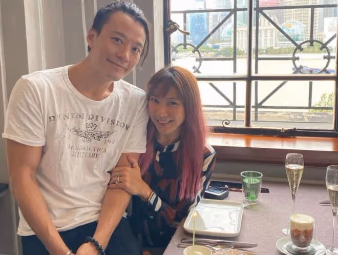 羅樂林女兒與TVB男星離婚10個月,被曝已另結新歡,高調曬牽手照