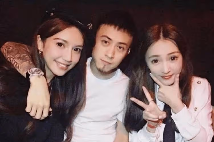 女網紅逼婚秦奮,主動公布個人財產感覺好有錢,卻被指蹭熱度