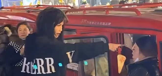 主持人田園口碑徹底翻車,因拉偏架遭網暴,刪視頻後不敢開直播