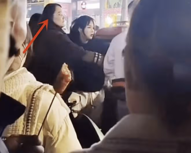 主持人田園口碑徹底翻車,因拉偏架遭網暴,刪視頻後不敢開直播