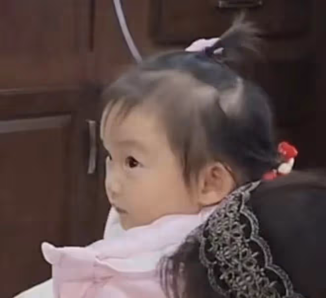 鄭愷為小姨子介紹資源,苗苗妹妹和韓庚飆戲一條過,敬茶感謝姐夫