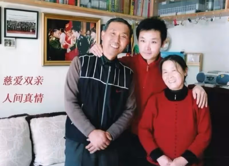 歌手劉和剛家裡被盜!珍藏百瓶老酒被洗劫一空,年邁父母嚇得不輕
