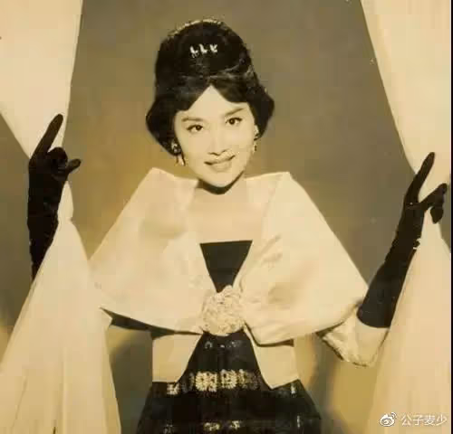 金庸和夢中情人同一天去世?4段感情3婚2離,真相總在細微處…