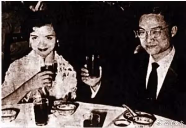 金庸和夢中情人同一天去世?4段感情3婚2離,真相總在細微處…